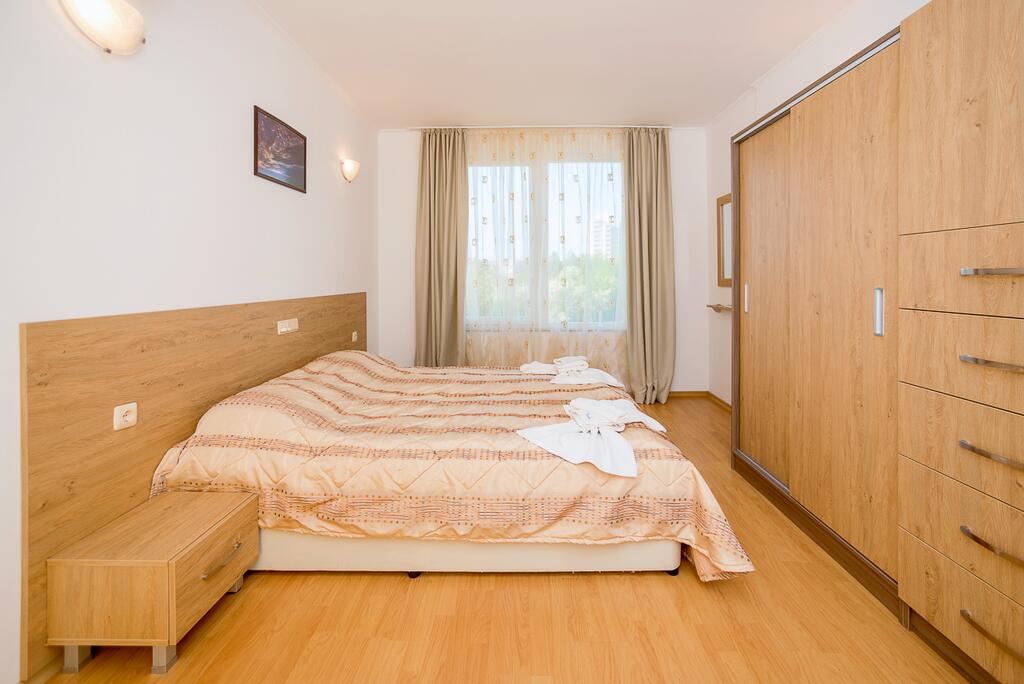 KRISTAL_BEACH_APARTHOTEL_NESSEBAR_BULGARIA_AIR_TOUR_TRAVEL